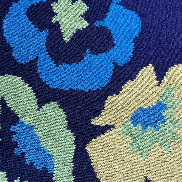 Good Clothes Collection Blue with Blossoms Short Sleeve Knit Sweater size Medium - Picture 5 of 6